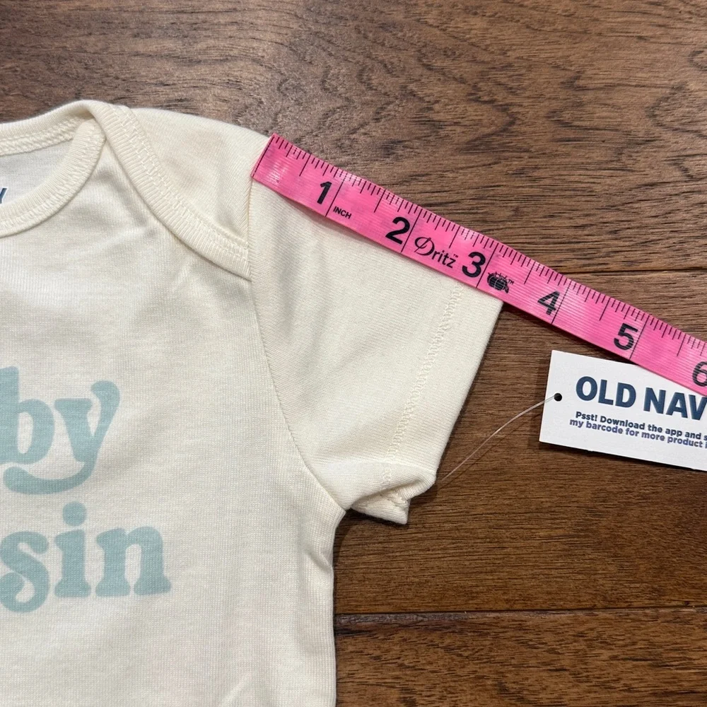 Old Navy Short-Sleeve Baby Bodysuit   - Baby Cousin - Size 12-18 Months